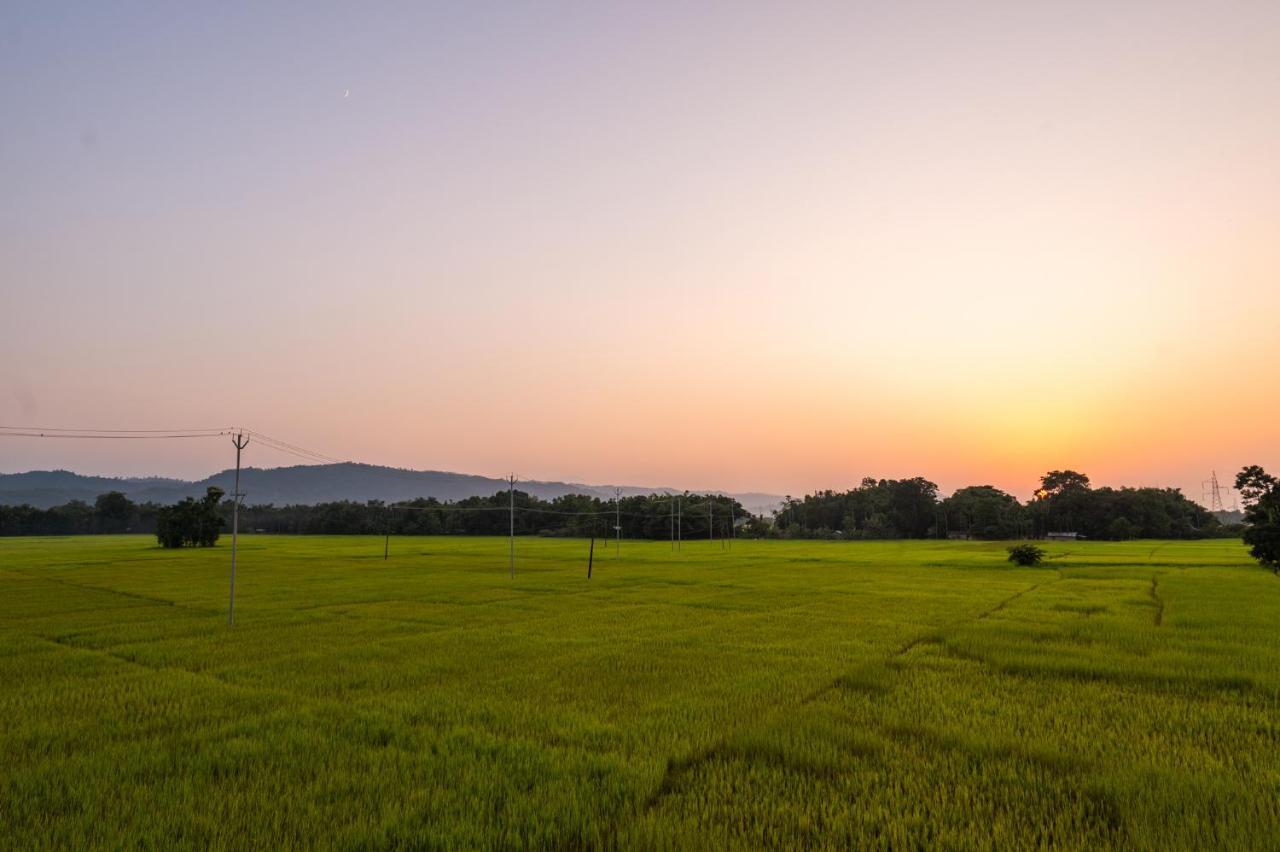 The Kaziranga Address Hotel ภายนอก รูปภาพ