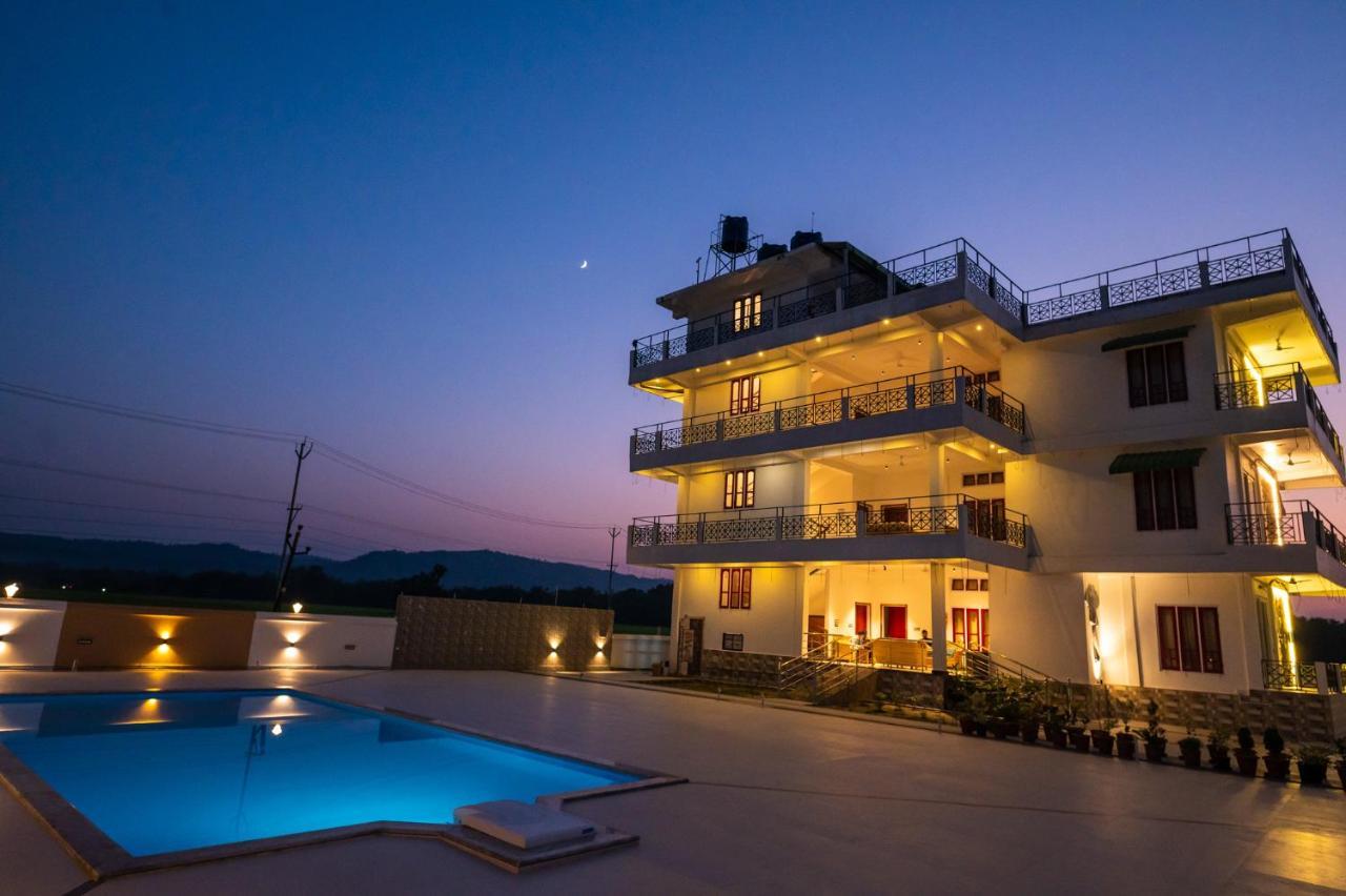 The Kaziranga Address Hotel ภายนอก รูปภาพ