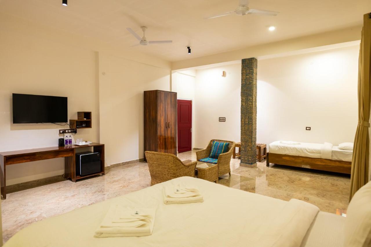 The Kaziranga Address Hotel ภายนอก รูปภาพ