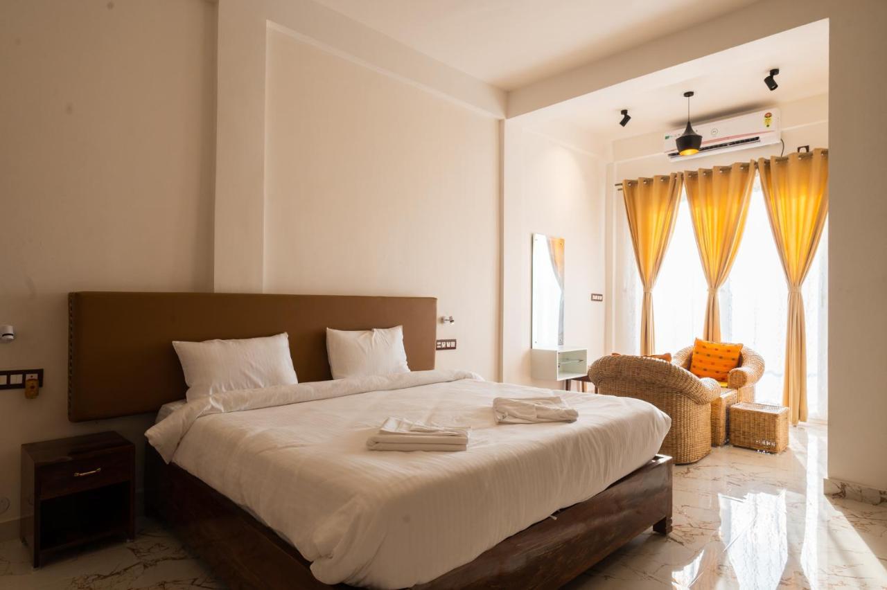 The Kaziranga Address Hotel ภายนอก รูปภาพ