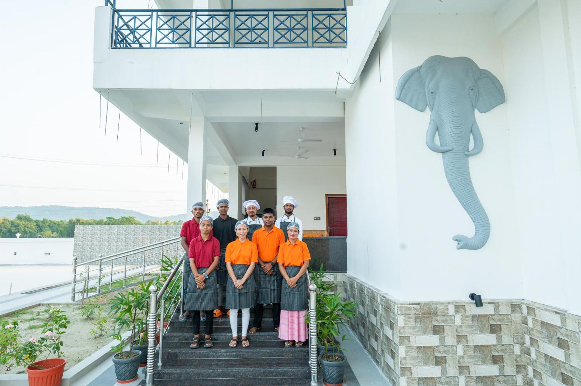 The Kaziranga Address Hotel ภายนอก รูปภาพ